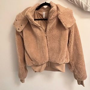 Gently used Alo beige sherpa jacket size small